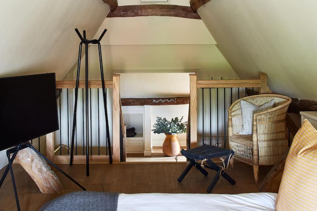 Dawn At The Sun Felmersham, Our Signature Duplex *