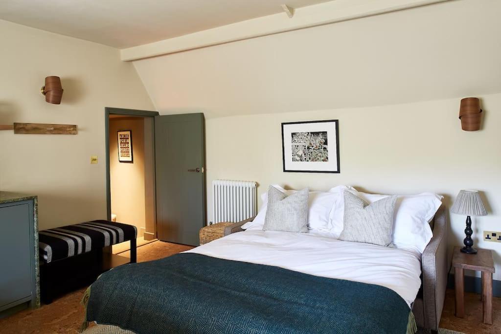 Dawn At The Sun Felmersham, Our Signature Duplex *