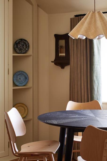 Dawn At The Sun Felmersham, Our Signature Duplex Apartment *