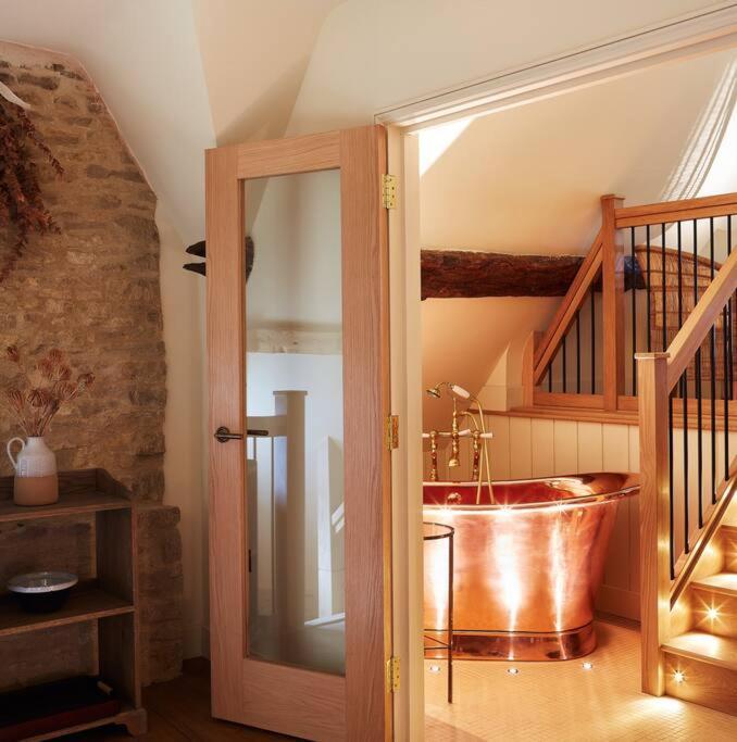 Apartment Dawn At The Sun Felmersham, Our Signature Duplex
