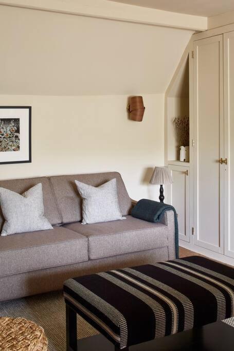 Dawn At The Sun Felmersham, Our Signature Duplex * Sharnbrook